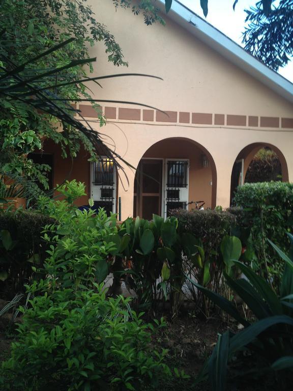 J Residence Motel Entebbe Exterior foto
