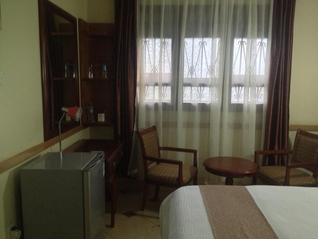 J Residence Motel Entebbe Quarto foto