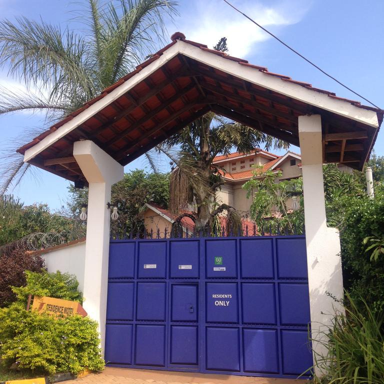 J Residence Motel Entebbe Exterior foto