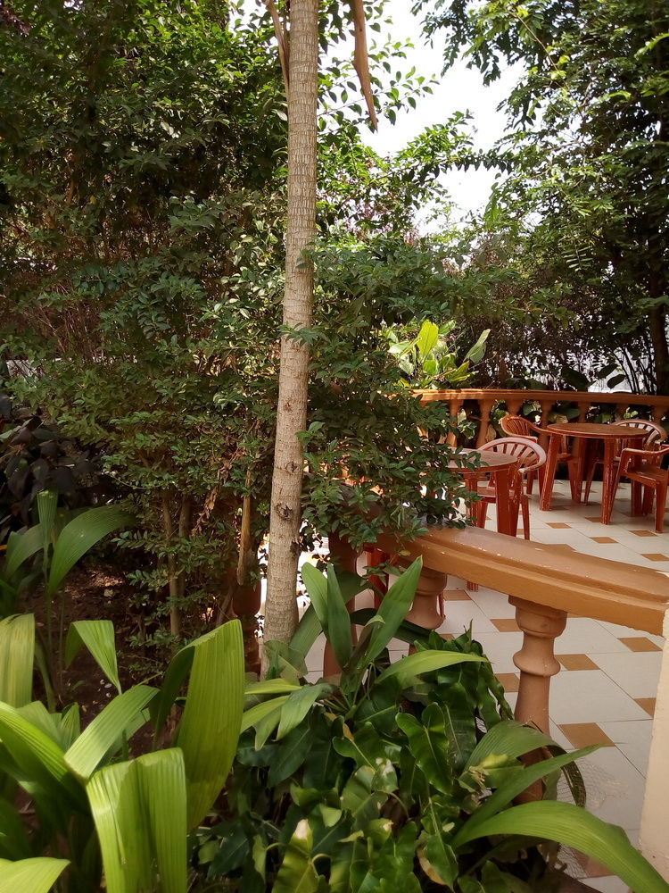 J Residence Motel Entebbe Exterior foto